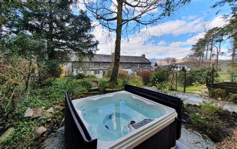 Best Hot Tub Holiday Cottages in Ambleside | Lake District