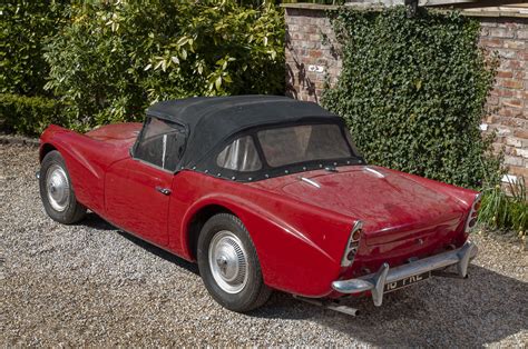 Barn Find: Daimler SP250 Dart – A British Corvette Or An Ugly Duckling?