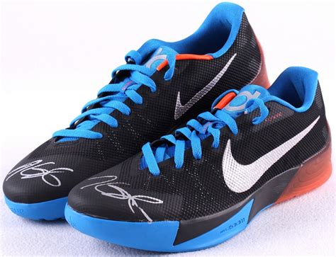 Kevin Durant Signed Nike Zoom KD Flywire Basketball Shoes (JSA LOA) | Pristine Auction