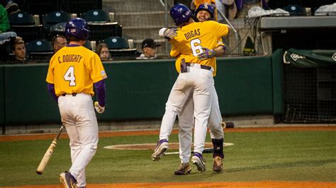 LSU baseball's win 'for the ages' delays Paul Mainieri's retirement