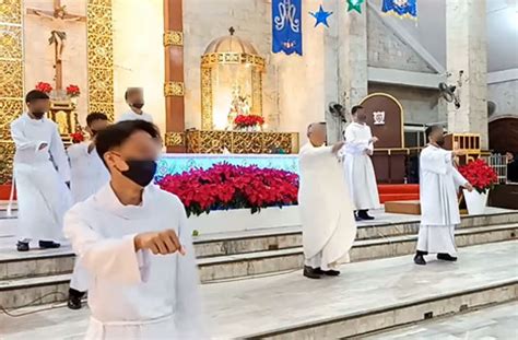 Priest in Cebu dances to "Ting Ting Tang Tang" during Simbang Gabi ...