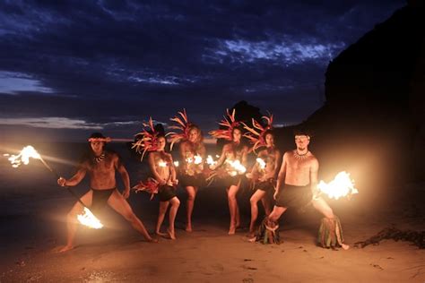 Hawaiian.Fire.Dancers - Celebrity Party Planner