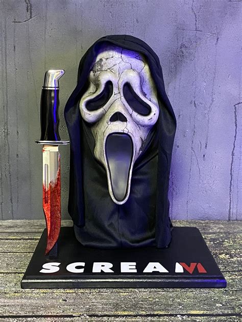 Scream 6 Ghostface Mask Billy Loomis Knife Display Stand Scream Movie ...