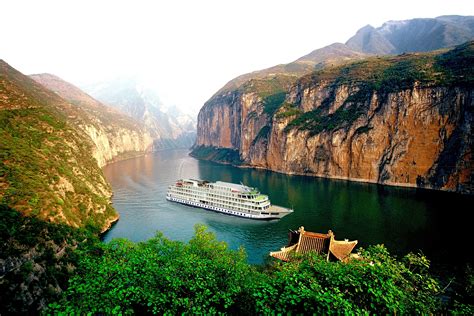 White Crane Ridge Underwater Museum of Chongqing Tour, Yangtze River ...