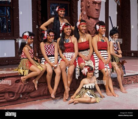 Maori women in traditional clothing Stock Photo - Alamy