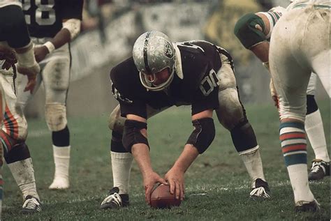 Top 7 Las Vegas Raiders Players In NFL History