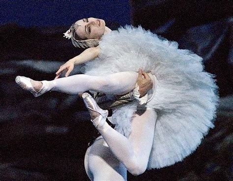 Diana Vishneva rehearsing Swan Lake with ABT | Ballet images, Swan lake ...