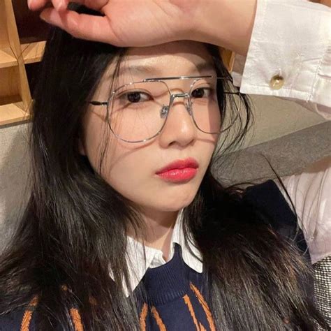 Joy Rv, Red Velvet Joy, Ulzzang, Bangs, Girl Group, Kpop, Glasses ...