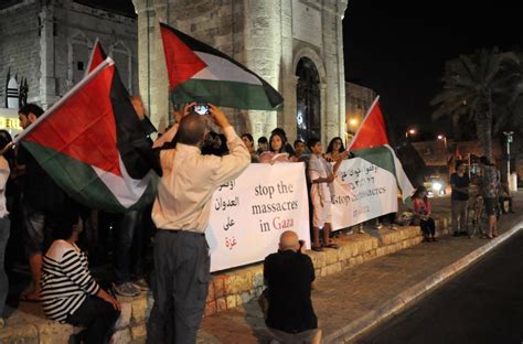 Gaza solidarity rallies held around the world | Mary Scully Reports