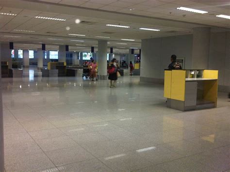 Walking around in NAIA Terminal 3 « Caught (up) in traffic