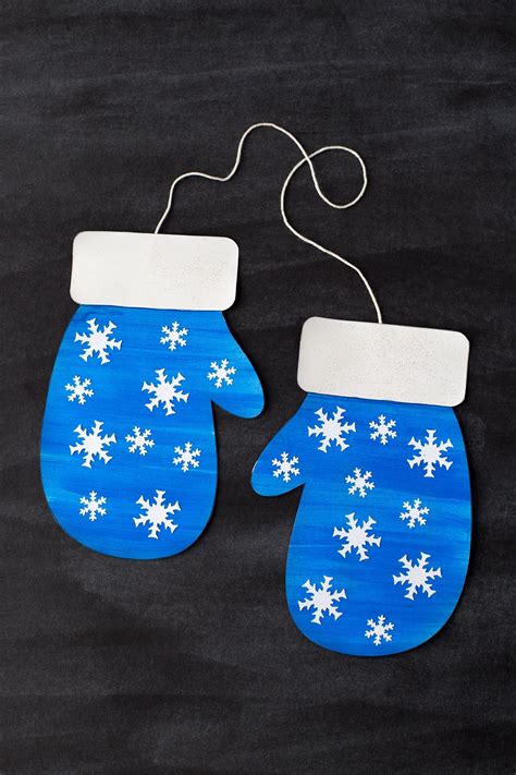 Mitten Craft with Printable Mitten Pattern for Kids | Fun winter crafts, Toddler crafts, Winter ...