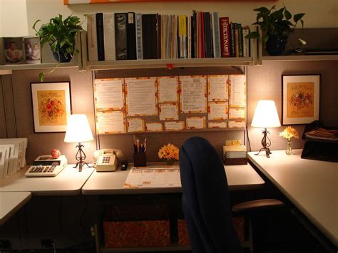 DSC02496 | Flickr - Photo Sharing! Cozy Cubicle, Work Cubicle Decor, Cubicle Organization ...