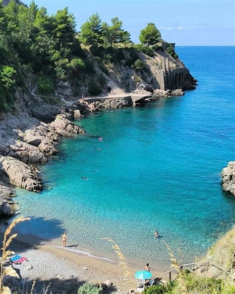 Sand Beaches in Sorrento - BeachAtlas