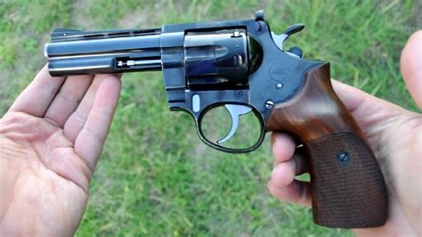 Shooting the Korth Combat revolver - German perfection in 357 Magnum - YouTube