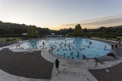 Ikley Lido to reopen today as a firm favourite for keen outdoor swimmers