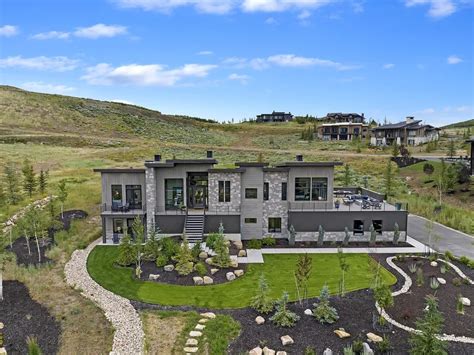 Exquisite Mountain Contemporary Home in Utah with Unparalleled Views ...