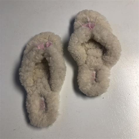 Pink bow Fuzzy Ugg flip flops💗🎀💗 Super cute Ugg flip... - Depop