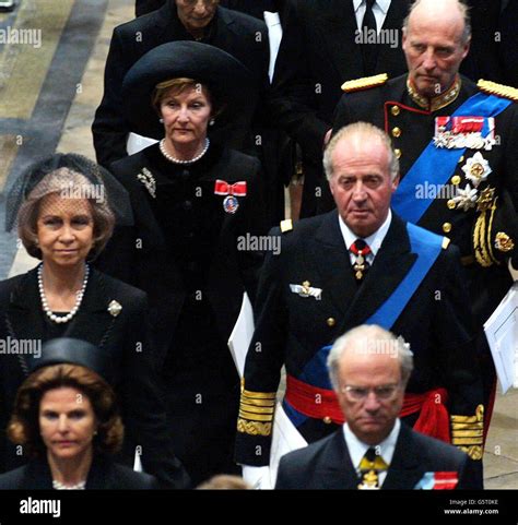 Queen Mother funeral Stock Photo: 106862882 - Alamy