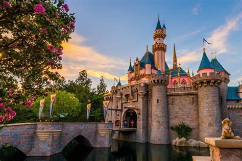 Disneyland Tour in The City of Anaheim, California, USA - Traveldigg.com