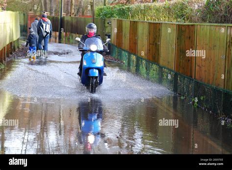 Henley-on-Thames, UK. 30th Dec, 2020. UK Weather. Heavy rain raises the water levels of the ...