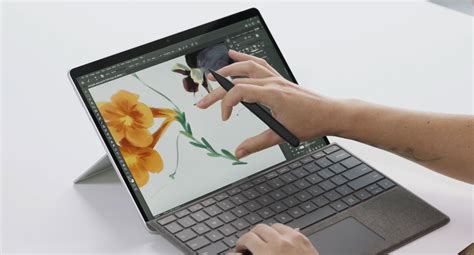 Microsoft Surface Pro 8 (13″ 120Hz screen, Thunderbolt 4 and modern ...