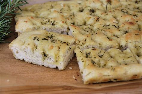 Easy Focaccia Bread with Garlic & Rosemary | Foodlets