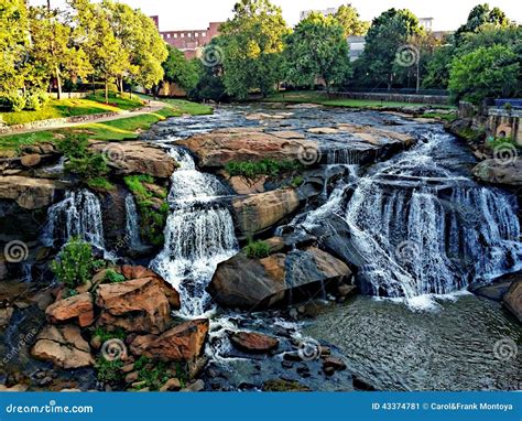 Falls Park on the Reedy River Stock Image - Image of reedy, park: 43374781