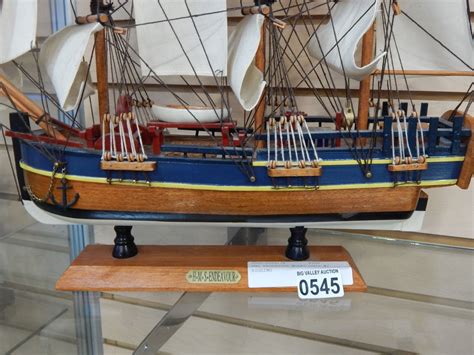 HMS ENDEAVOUR MODEL SHIP W/ RIGGING - Big Valley Auction