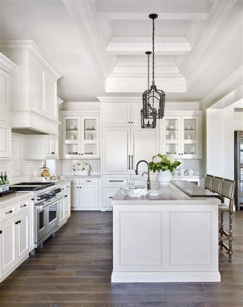 4. European Kitchen Cabinets | Luxury kitchen design, Farmhouse kitchen ...