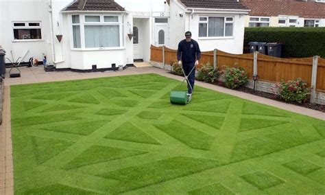 Six Cool Lawn Mowing Patterns - greeniq.co