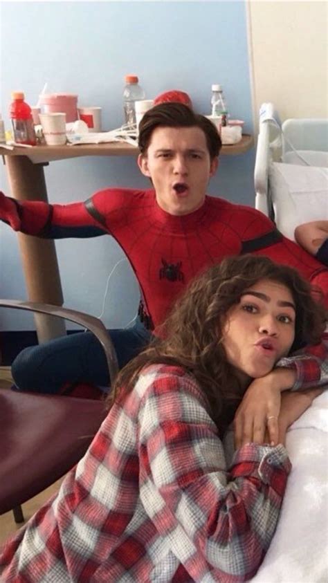 Zendaya Tom Holland Meme : Inkl Tomhollandbetterprayup Meaning Of The ...