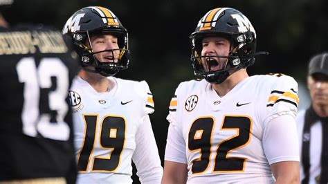 Harrison Mevis leads Mizzou football's group of specialists in 2022