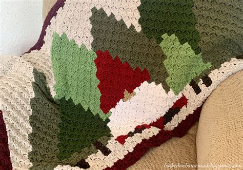 Christmas Gnome Blanket C2C Crochet Pattern - Hooked on Homemade Happiness