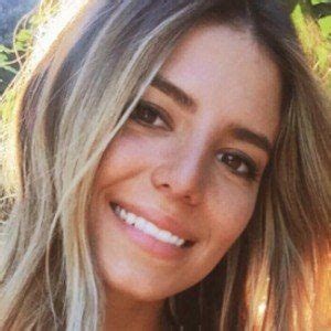 Sarah Kohan - Bio, Facts, Family | Famous Birthdays