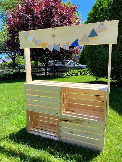 How to Build a Lemonade Stand from Crates