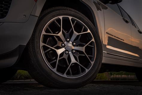 How Do You Install Larger Tires on the New Jeep Grand Cherokee?