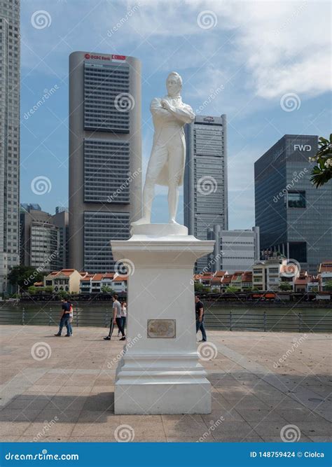 Thomas Stamford Raffles Statue, Singapore Editorial Stock Image - Image of center, tourism ...