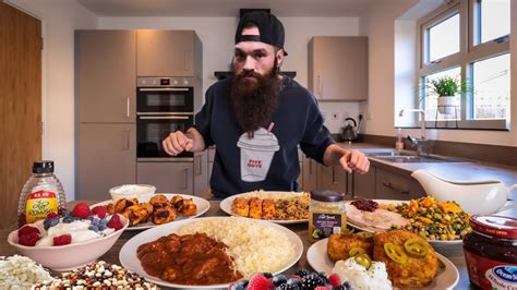 THE TYSON FURY DAILY DIET CHALLENGE | BeardMeatsFood - YouTube