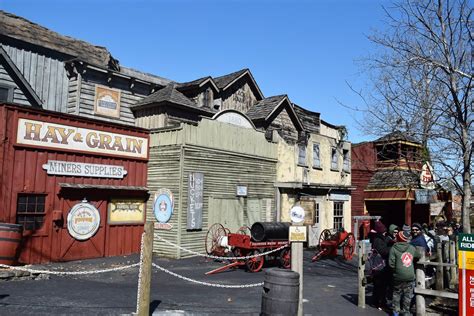 Silver Dollar City — Branson’s Unique Amusement Park | Adventure On The ...