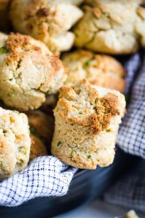 Lectin-Free Bread Recipe: Garlic Cheddar Biscuits - Gundry MD