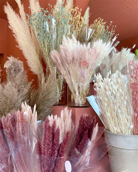 Dried Flowers Are the Perfect Pandemic Decor Trend