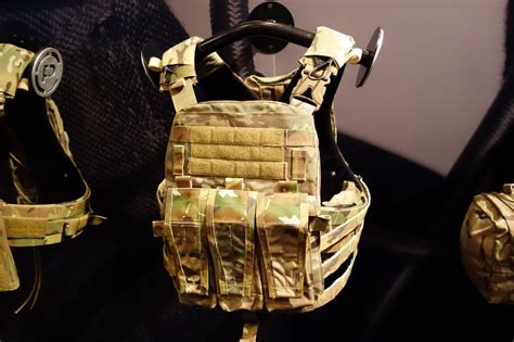 Crye Precision AVS-AC (Adaptive Vest System-Assault Configuration) Modular Tactical Armor Plate ...