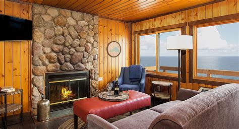 Lakeside Cabins | Lake Superior Minnesota Cabin Rentals · Odyssey Resorts