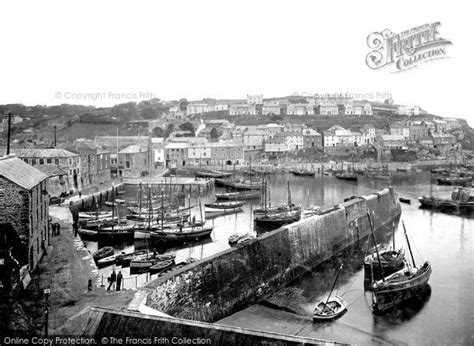 Photo of Mevagissey, Harbour 1924 - Francis Frith