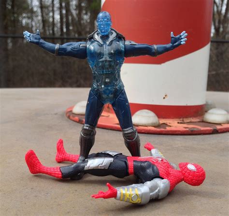 Hasbro Amazing Spider-Man 2 Electro 4" Figure Review & Photos - Marvel Toy News