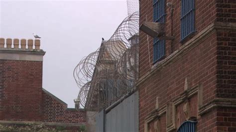 A day in the life at HMP Exeter Prison - YouTube