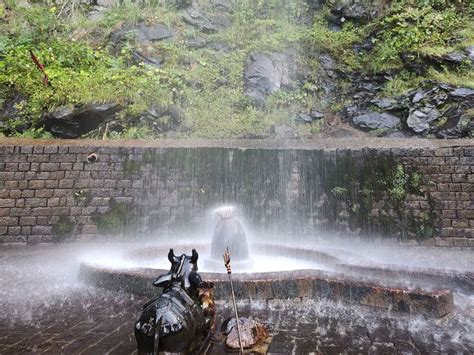 Anjani Mahadev Temple: Waterfall On Shivling - Famous Temples Of India