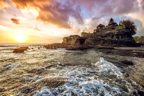 Tanah Lot Temple - Bali, Indonesia : r/backpacking