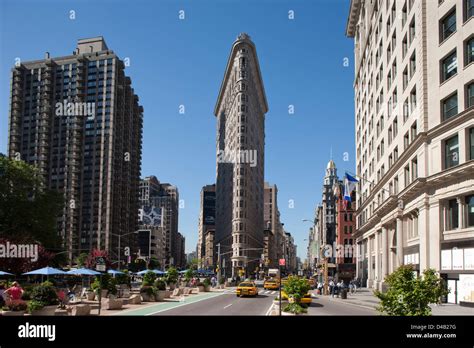 FLATIRON BUILDING (©DANIEL BURNHAM & CO 1902) FIFTH AVENUE MANHATTAN NEW YORK CITY USA Stock ...