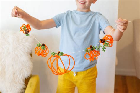 Pipe Cleaner Pumpkins | Crafts for Kids | PBS KIDS for Parents